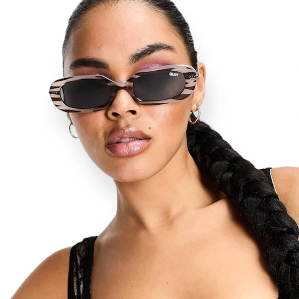QUAY So Serious Sunglasses Zebra Black Frame Smoke Lenses Retro Y2K NWT